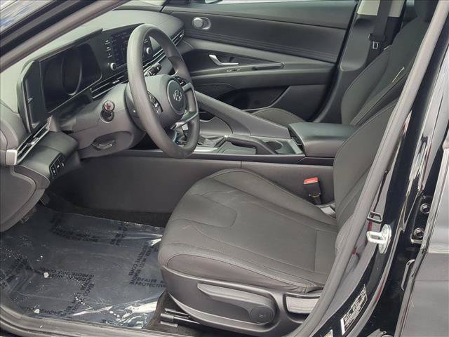 Used 2022 Hyundai Elantra SEL FWD image 13
