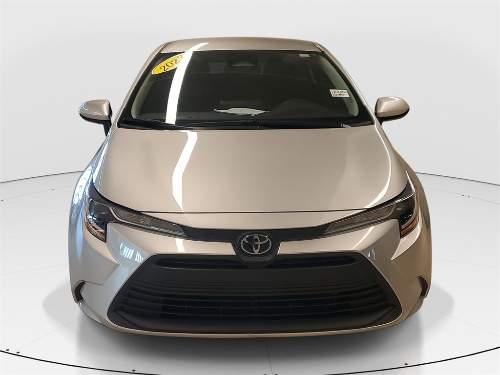 Used 2023 Toyota Corolla LE image 2