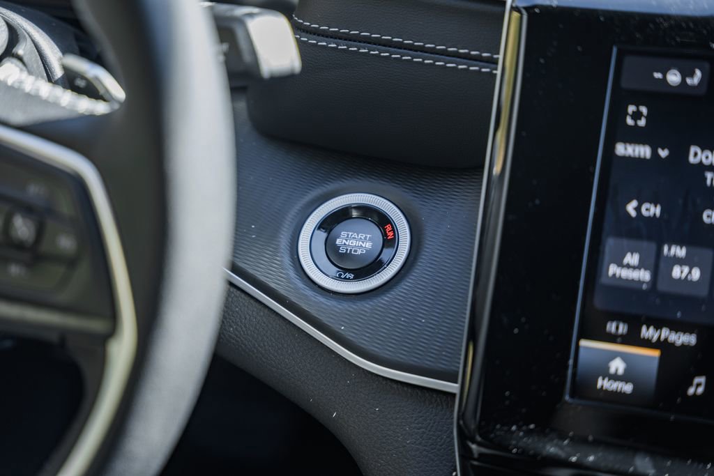 New 2025 Jeep Grand Cherokee Laredo X w/ Luxury Tech Group I image 24