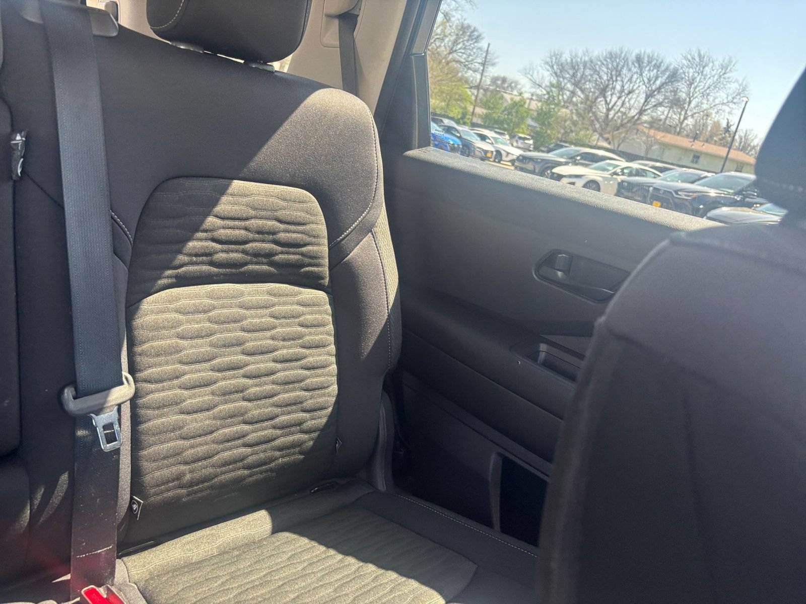 Used 2025 Nissan Pathfinder SV FWD image 39