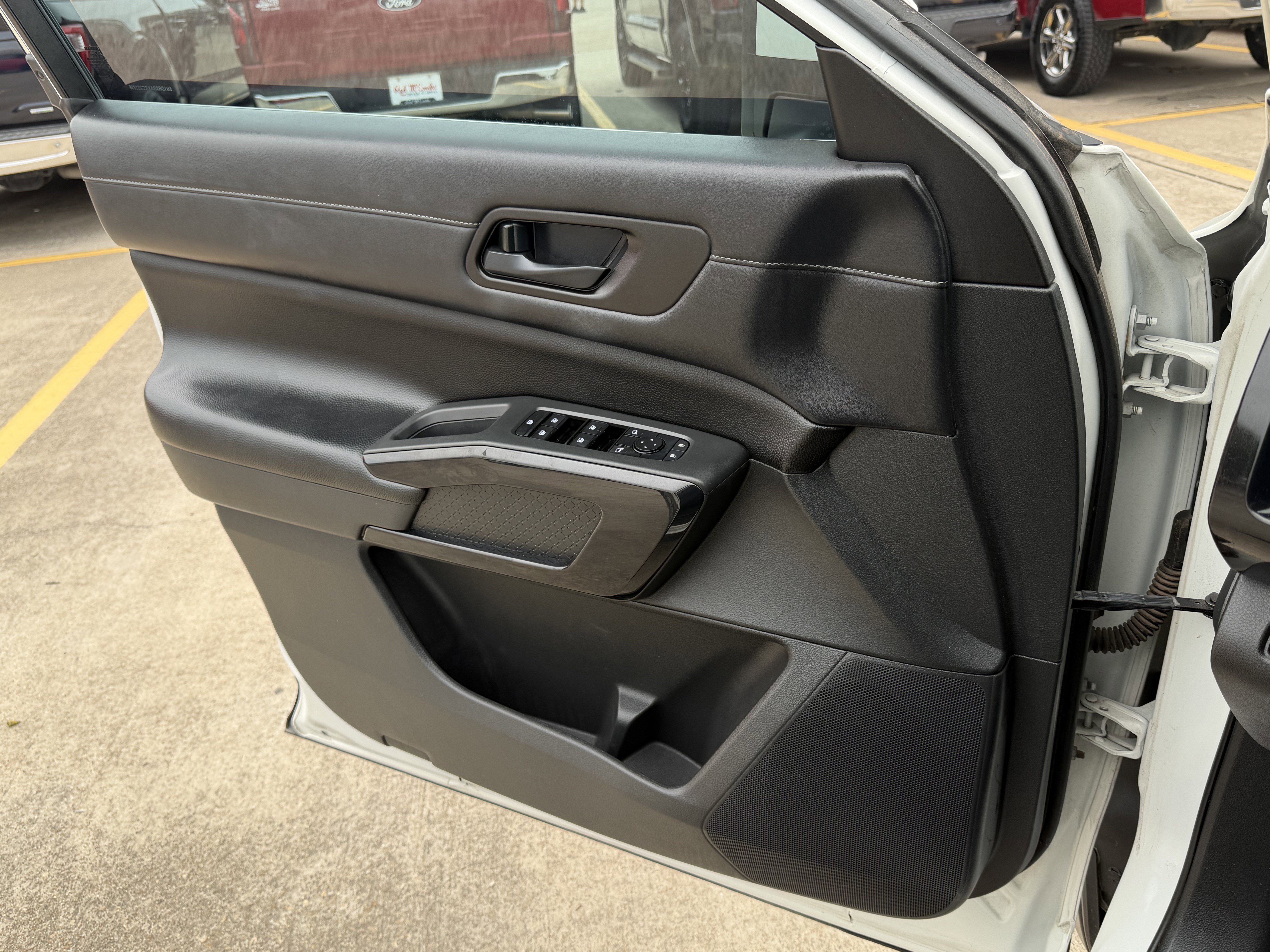 Used 2024 Nissan Pathfinder SV FWD image 22