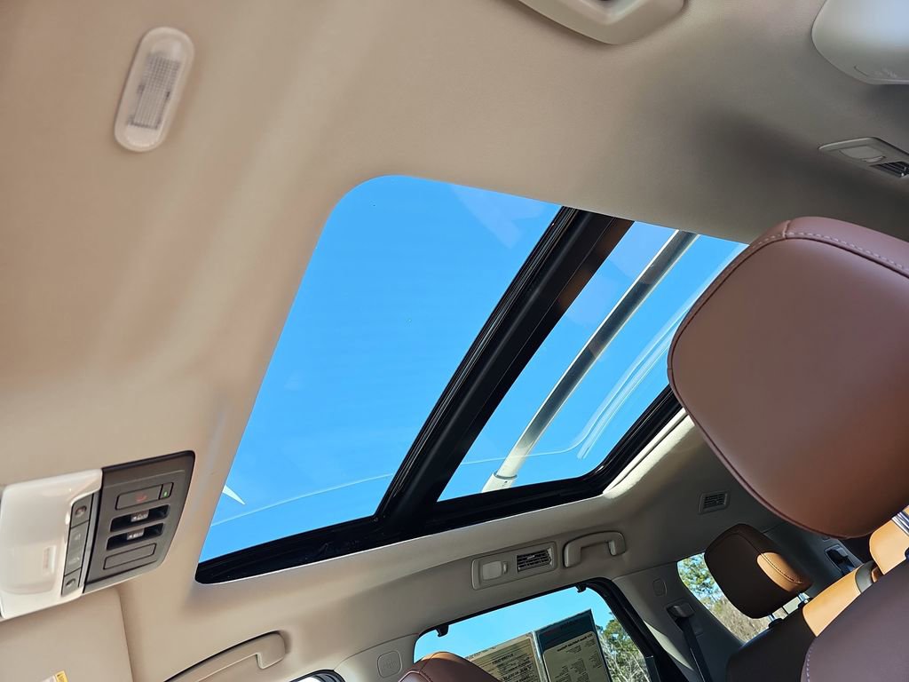 Used 2024 Nissan Pathfinder Platinum w/ Cargo Package image 35