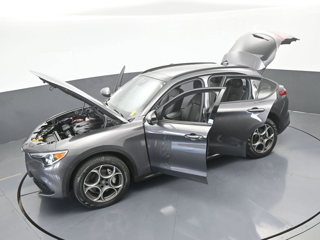 Used 2023 Alfa Romeo Stelvio Sprint image 67