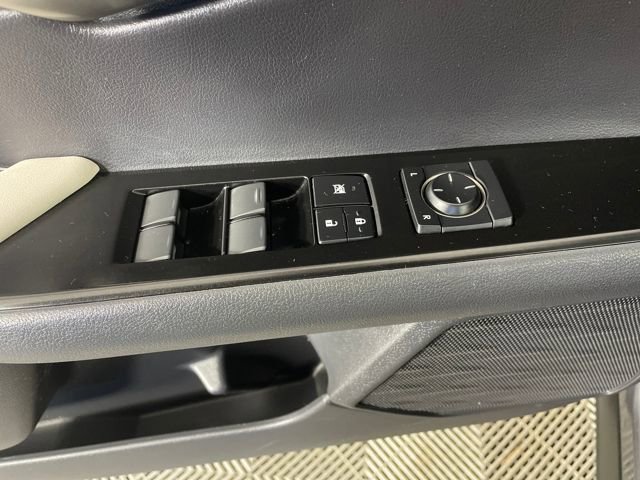 Used 2019 Lexus UX 200 w/ Premium Package image 21