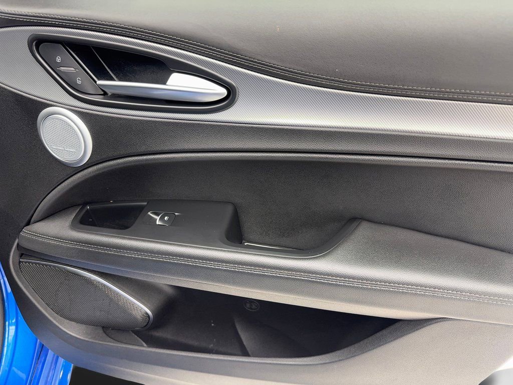 Used 2023 Alfa Romeo Stelvio Veloce image 45