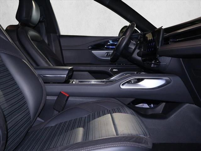 Used 2024 Lincoln Nautilus Reserve w/ Equipment Group 202A image 25