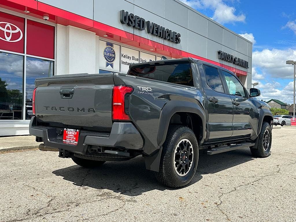 Certified 2024 Toyota Tacoma TRD Off-Road AWD/4WD image 5