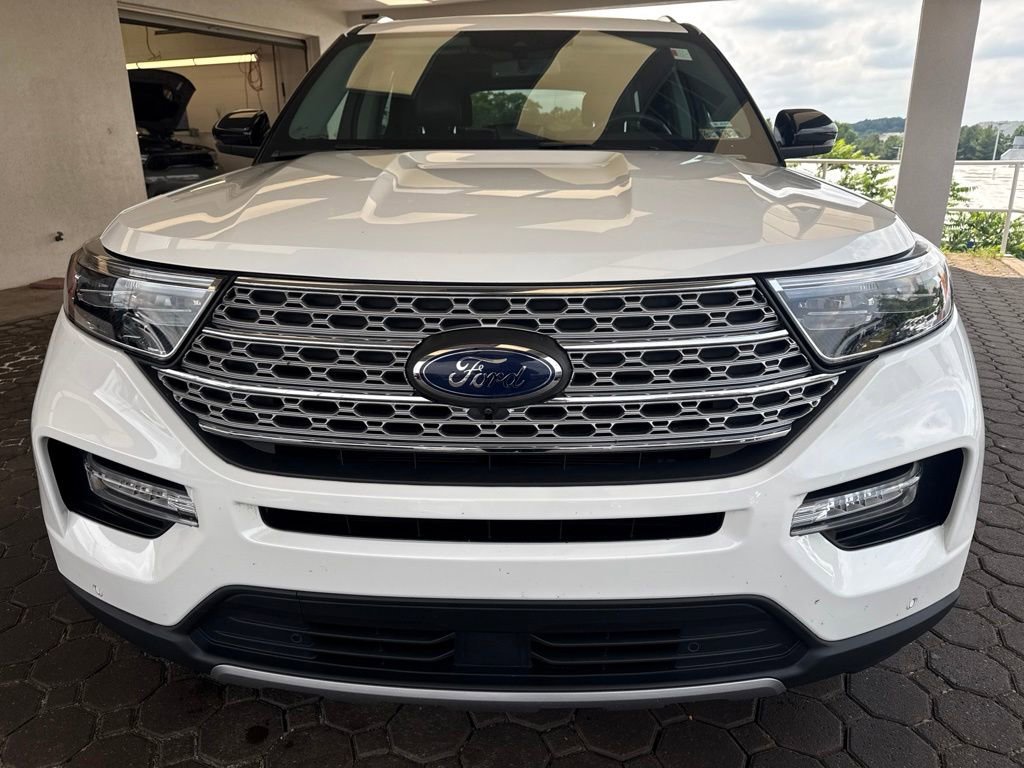Used 2023 Ford Explorer Limited w/ Limited Technology Package AWD/4WD image 2