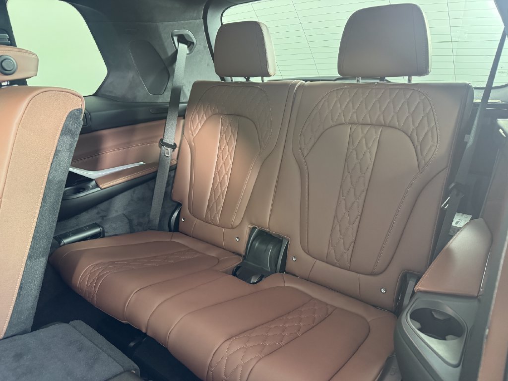 New 2027 BMW X7 M60i AWD/4WD image 16