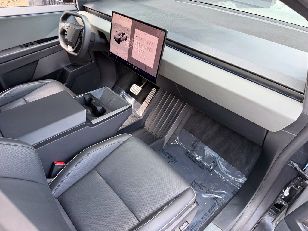 Used 2025 Tesla Cybertruck AWD Crew Cab image 31