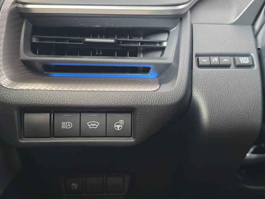 Used 2025 Toyota Prius XLE AWD/4WD image 23