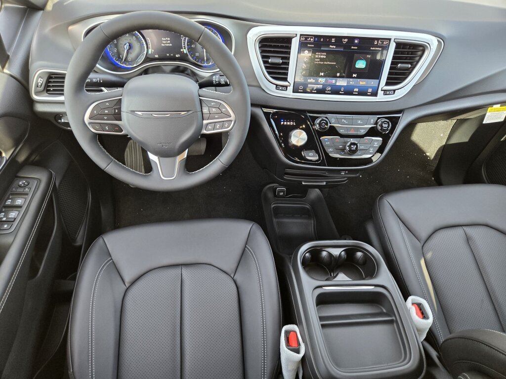 New 2027 Chrysler Pacifica LX FWD image 10