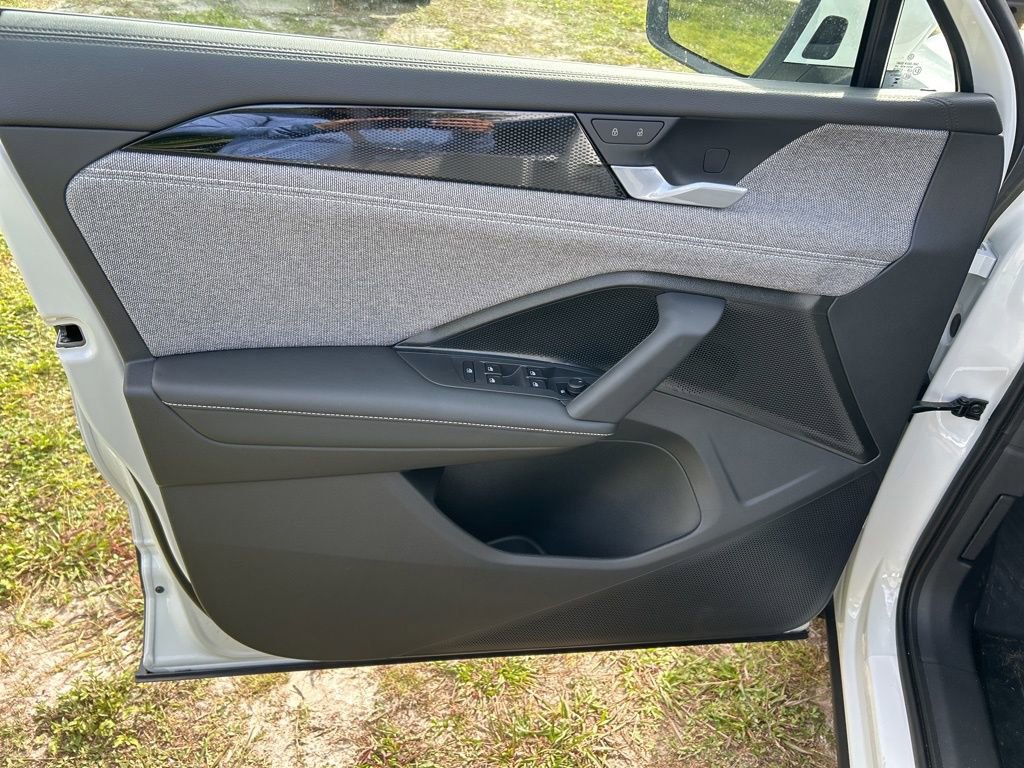 New 2026 Volkswagen Tiguan S image 10