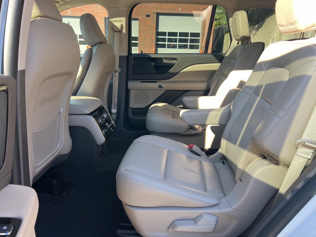 Used 2022 Lincoln Aviator AWD w/ Premium Package image 25