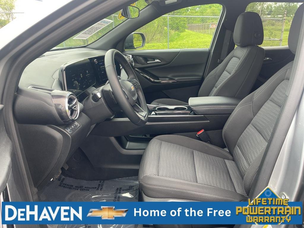 Used 2025 Chevrolet Equinox LT AWD/4WD image 19