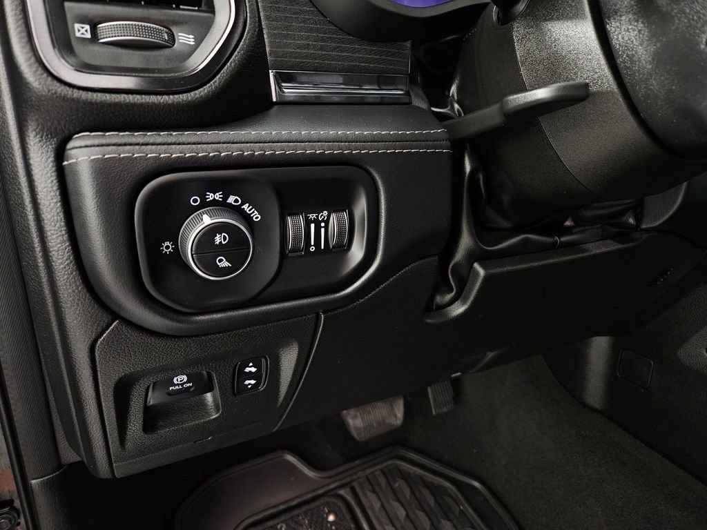 Used 2023 RAM 1500 Limited w/ Body Color Bumper Group AWD/4WD image 26