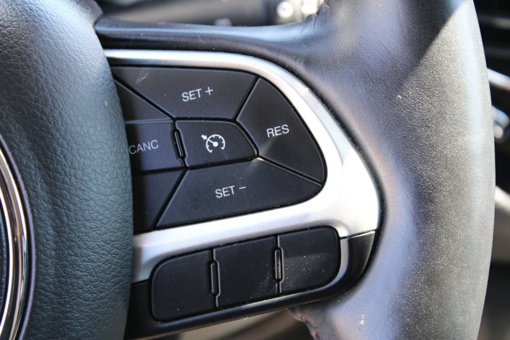Used 2018 Jeep Compass Limited w/ Safe & Security Group AWD/4WD image 25