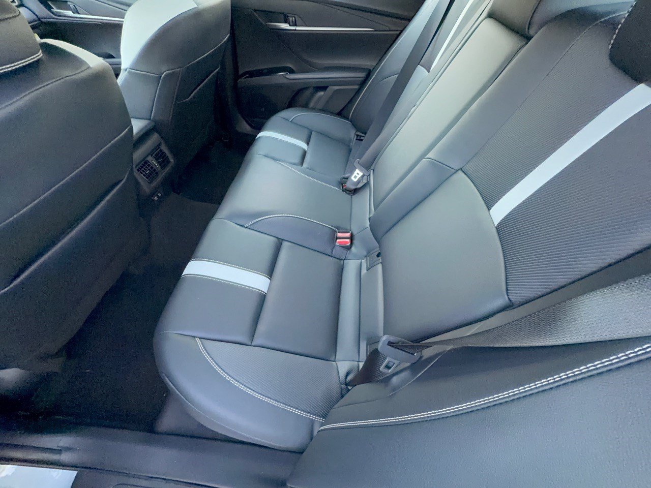 Used 2026 Toyota Camry SE FWD image 25