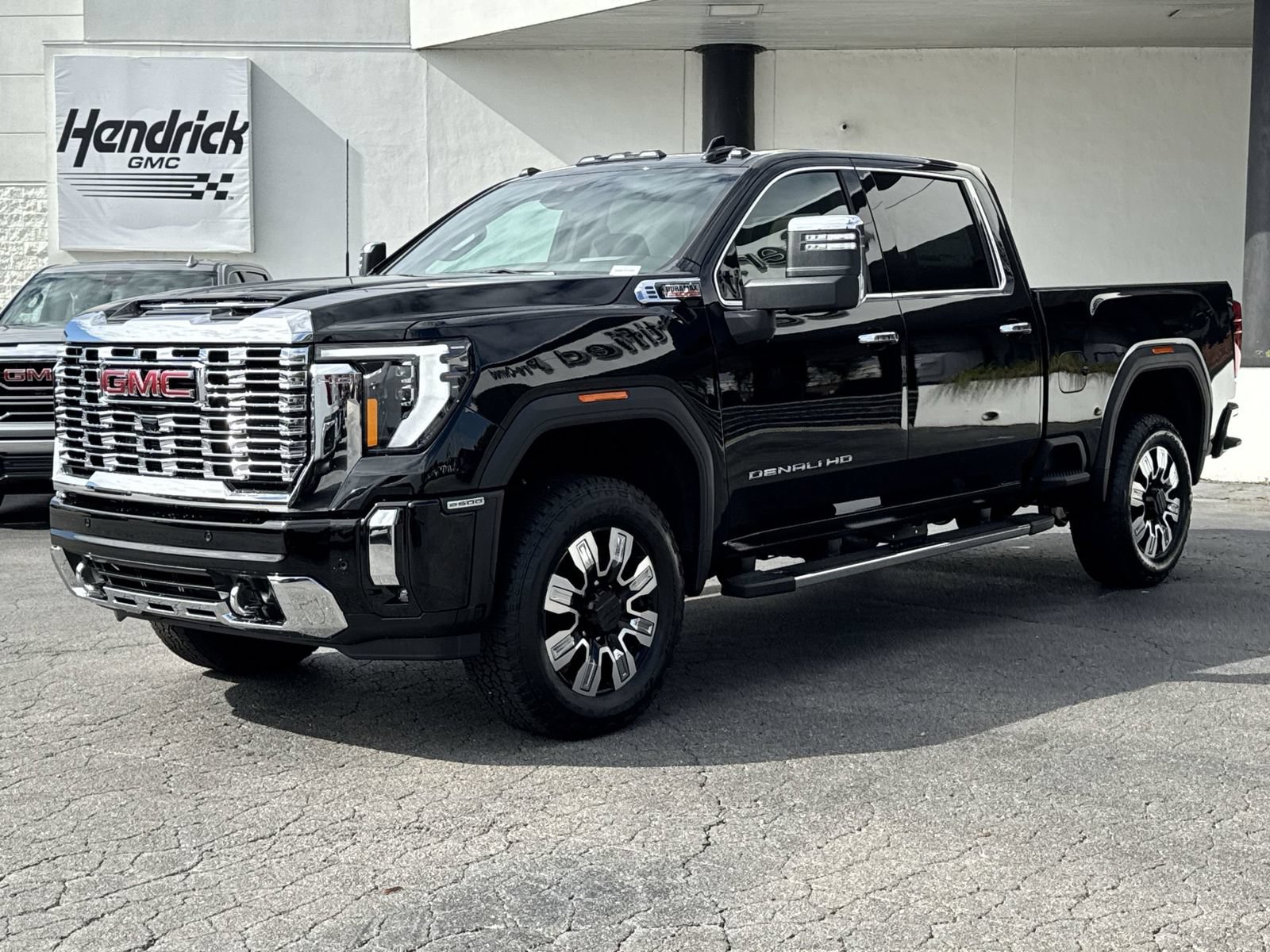 Used 2026 GMC Sierra 2500 Denali w/ Technology Package AWD/4WD image 5