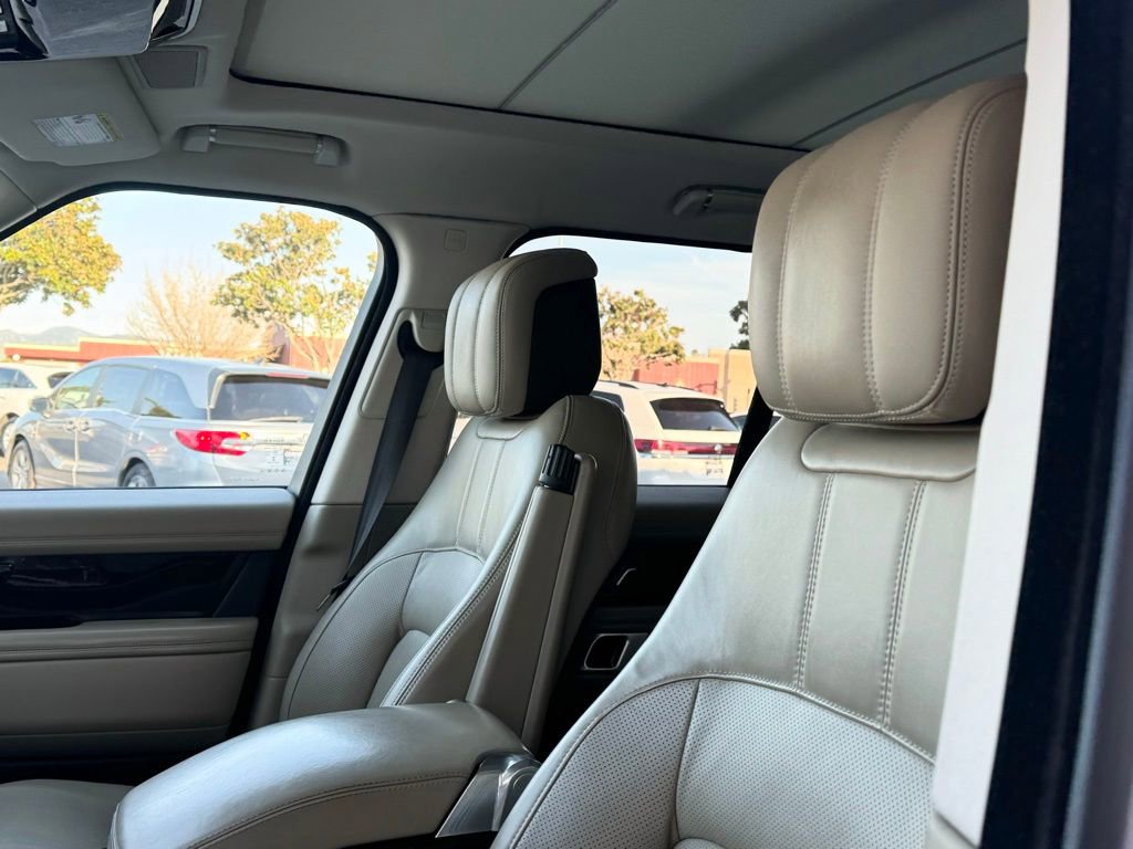 Used 2021 Land Rover Range Rover Westminster Edition image 17