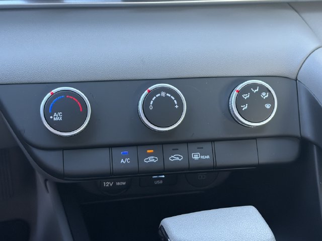 New 2026 Hyundai Elantra SE FWD image 32