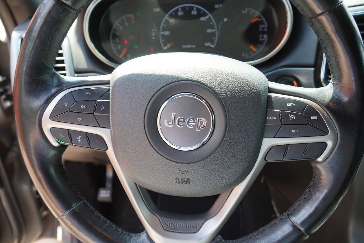 Used 2021 Jeep Grand Cherokee Laredo X AWD/4WD image 18