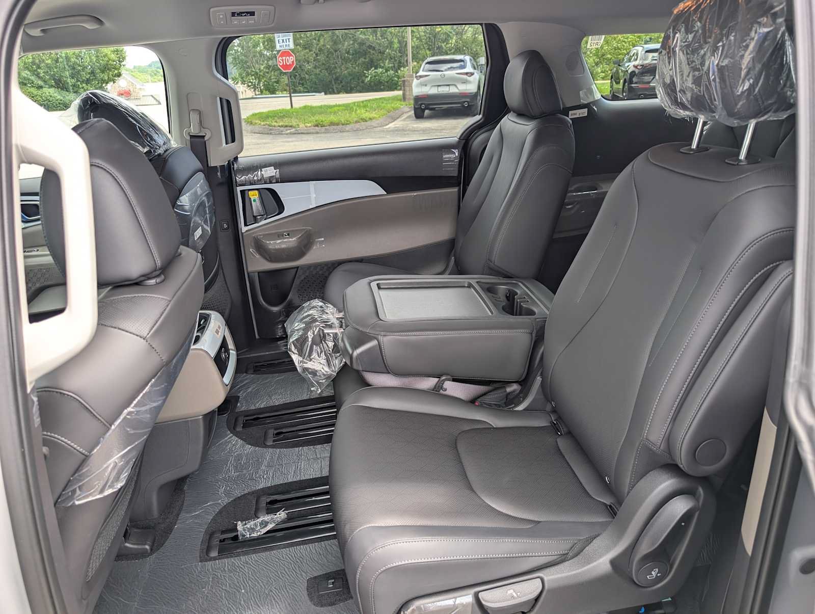 New 2027 Kia Carnival FWD image 20