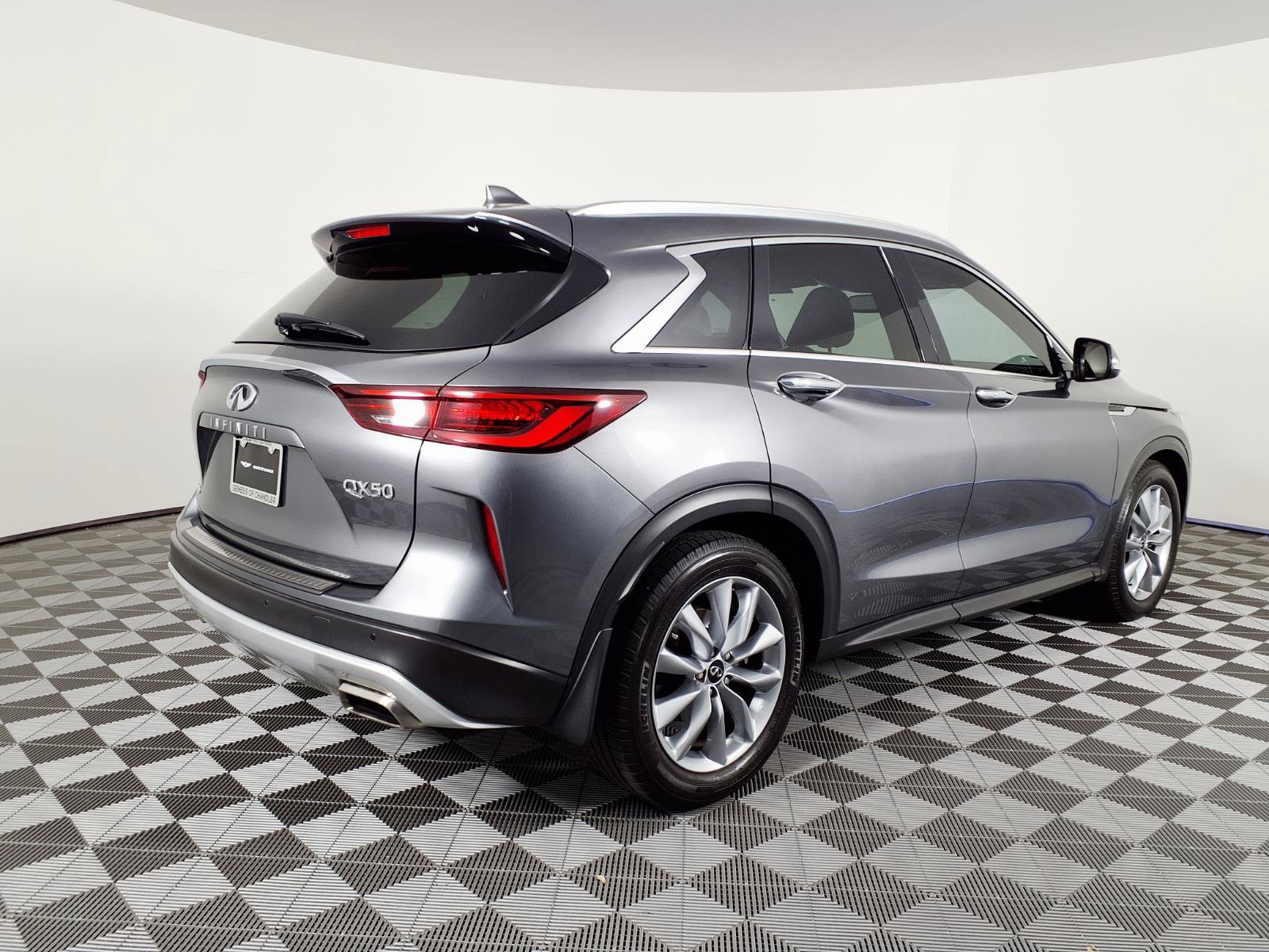 Used 2022 INFINITI QX50 Luxe AWD/4WD image 4