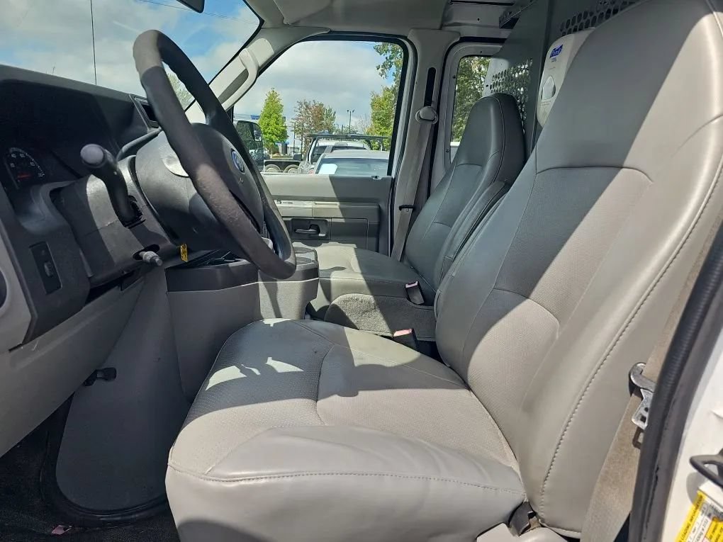 Used 2010 Ford E-150 and Econoline 150 RWD image 16