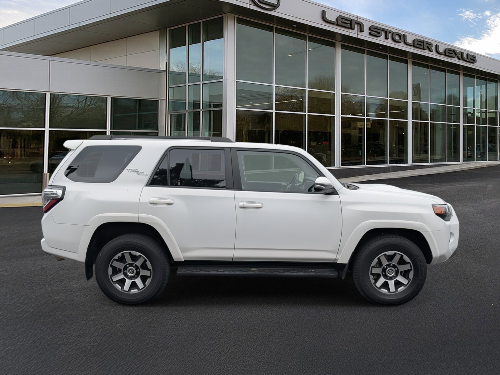 Used 2023 Toyota 4Runner TRD Off-Road Premium image 3