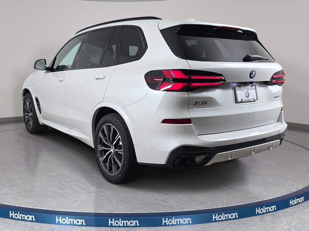 New 2026 BMW X5 xDrive40i w/ M Sport Package AWD/4WD image 7