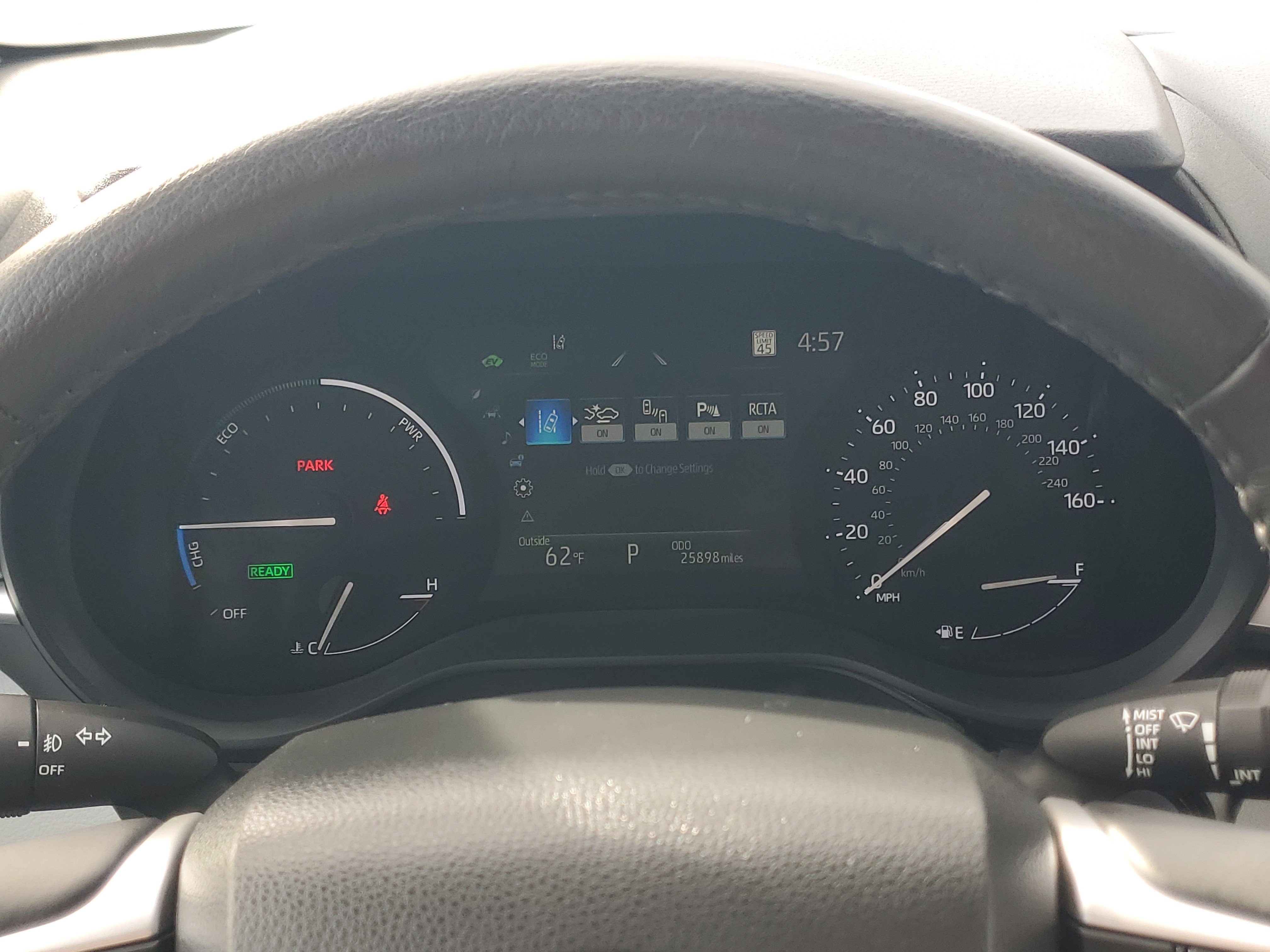 Certified 2025 Toyota Sienna XLE FWD image 28