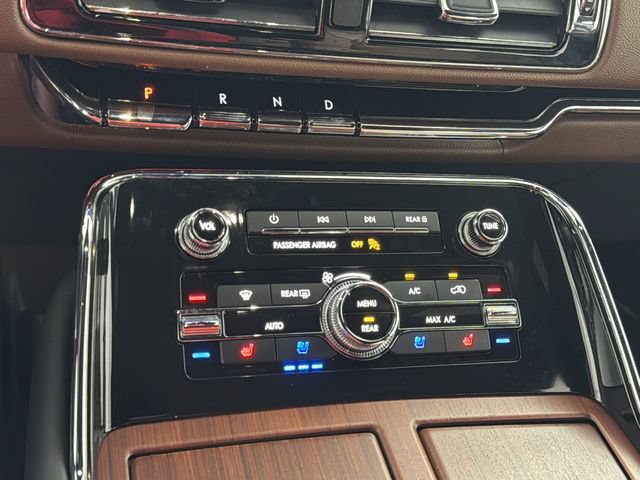 Used 2024 Lincoln Navigator Reserve AWD/4WD image 10