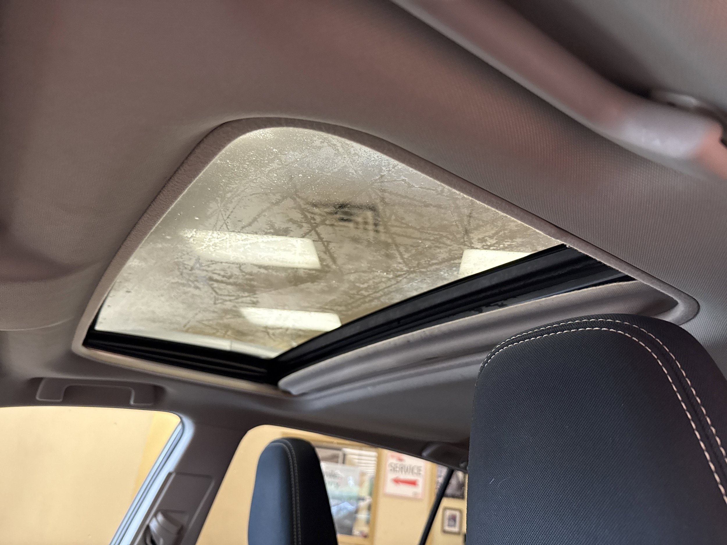 Used 2014 Toyota RAV4 XLE AWD/4WD image 6