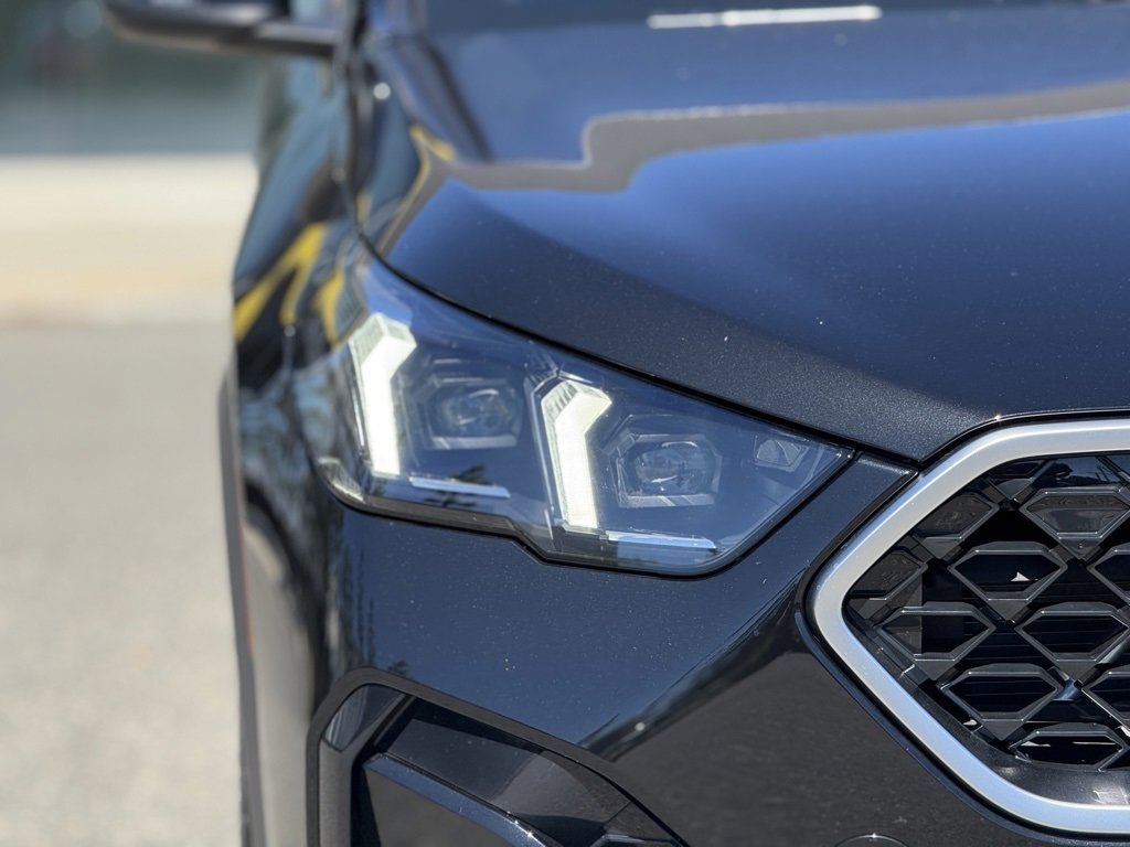 Used 2025 BMW X2 xDrive28i w/ Technology Package image 12