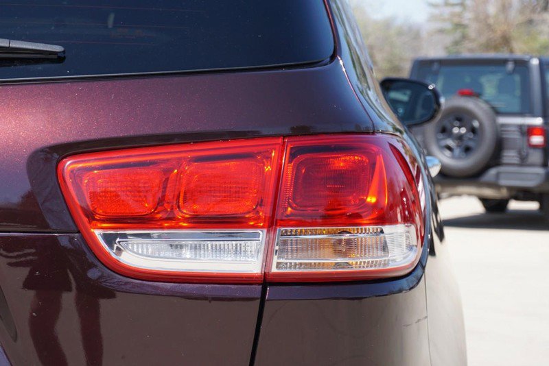 Used 2016 Kia Sorento LX w/ LX Convenience Package image 18