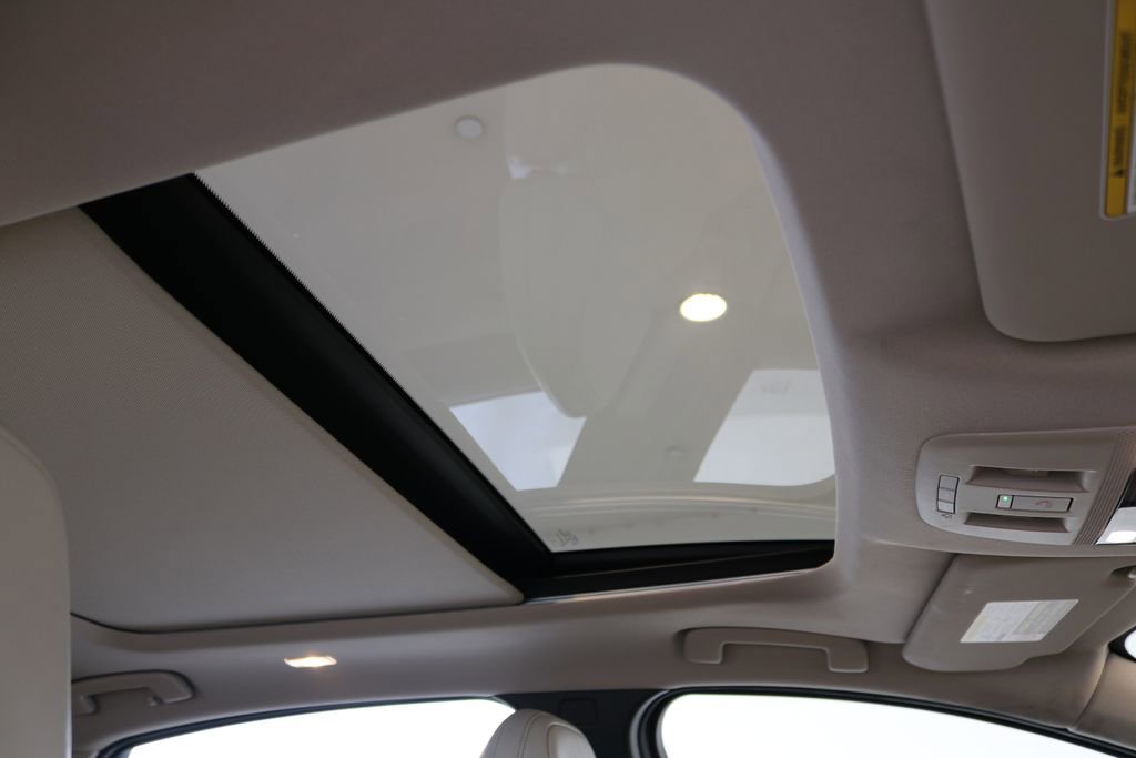 Used 2023 Nissan Ariya AWD image 41