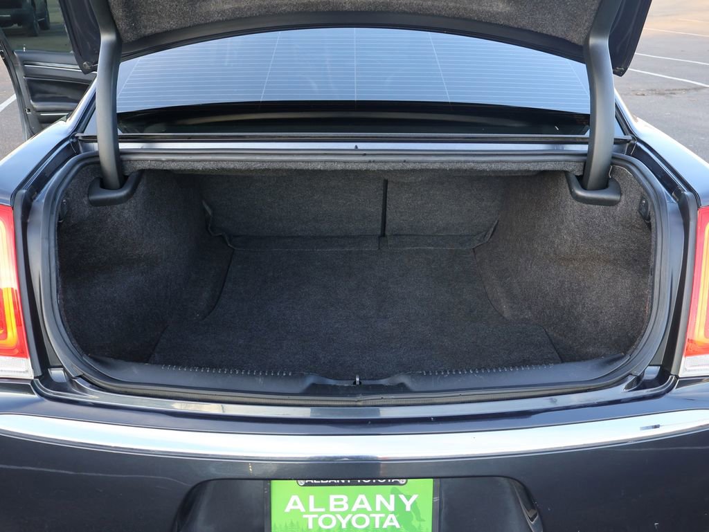 Used 2016 Chrysler 300 Limited image 31