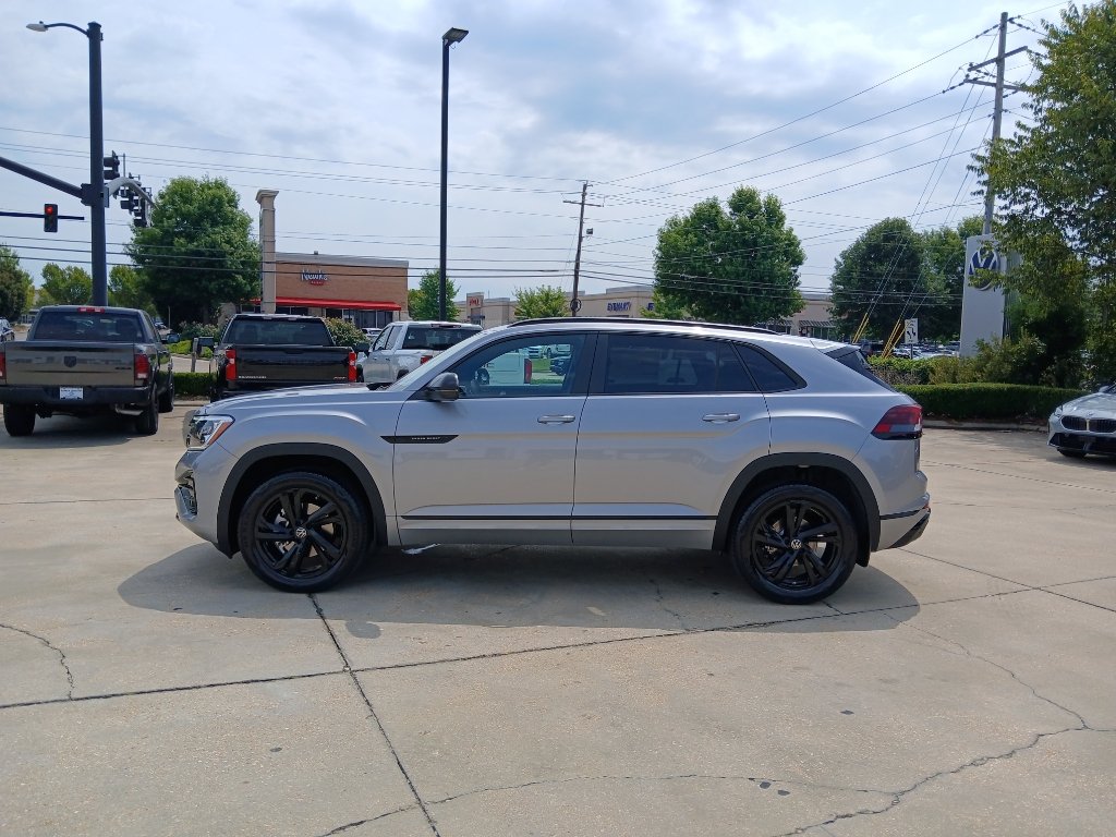 New 2026 Volkswagen Atlas Cross Sport SEL R-Line AWD/4WD image 4