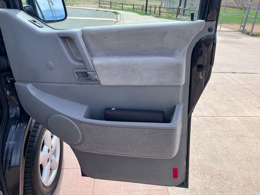 Used 2002 Volkswagen Eurovan MV image 12