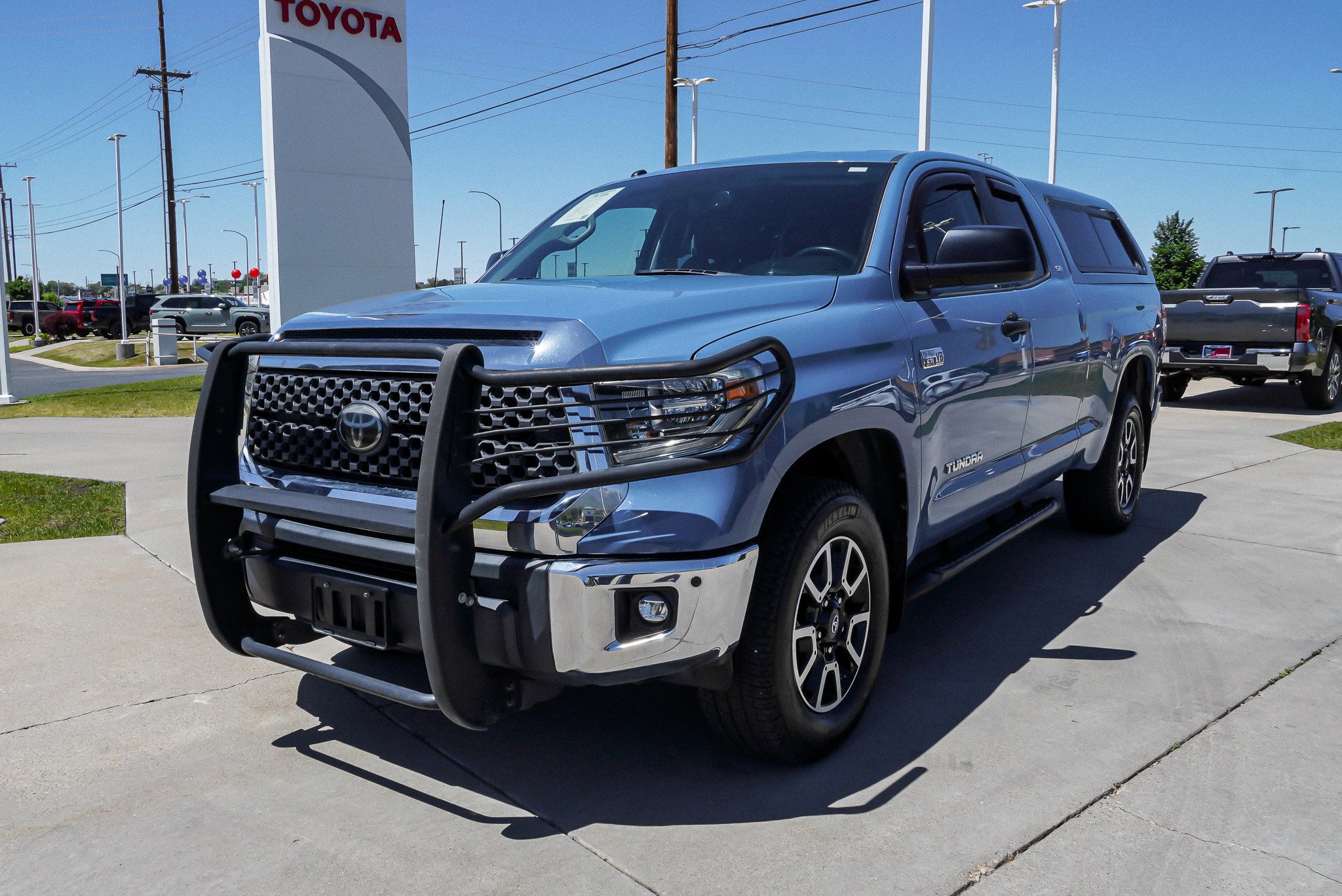 Certified 2018 Toyota Tundra SR5 w/ TRD Off Road Package AWD/4WD image 4