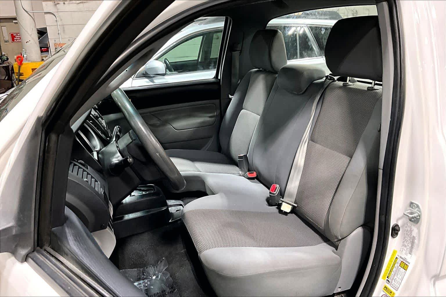 Used 2013 Toyota Tacoma 2WD Regular Cab image 6