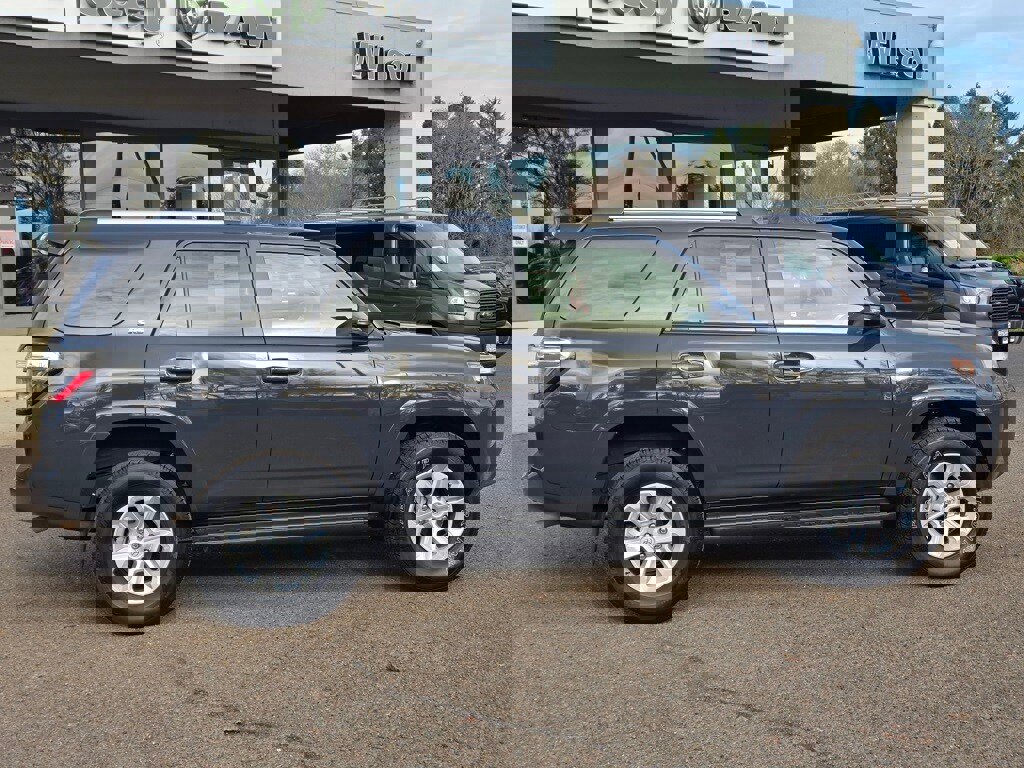 Used 2024 Toyota 4Runner SR5 Premium image 8