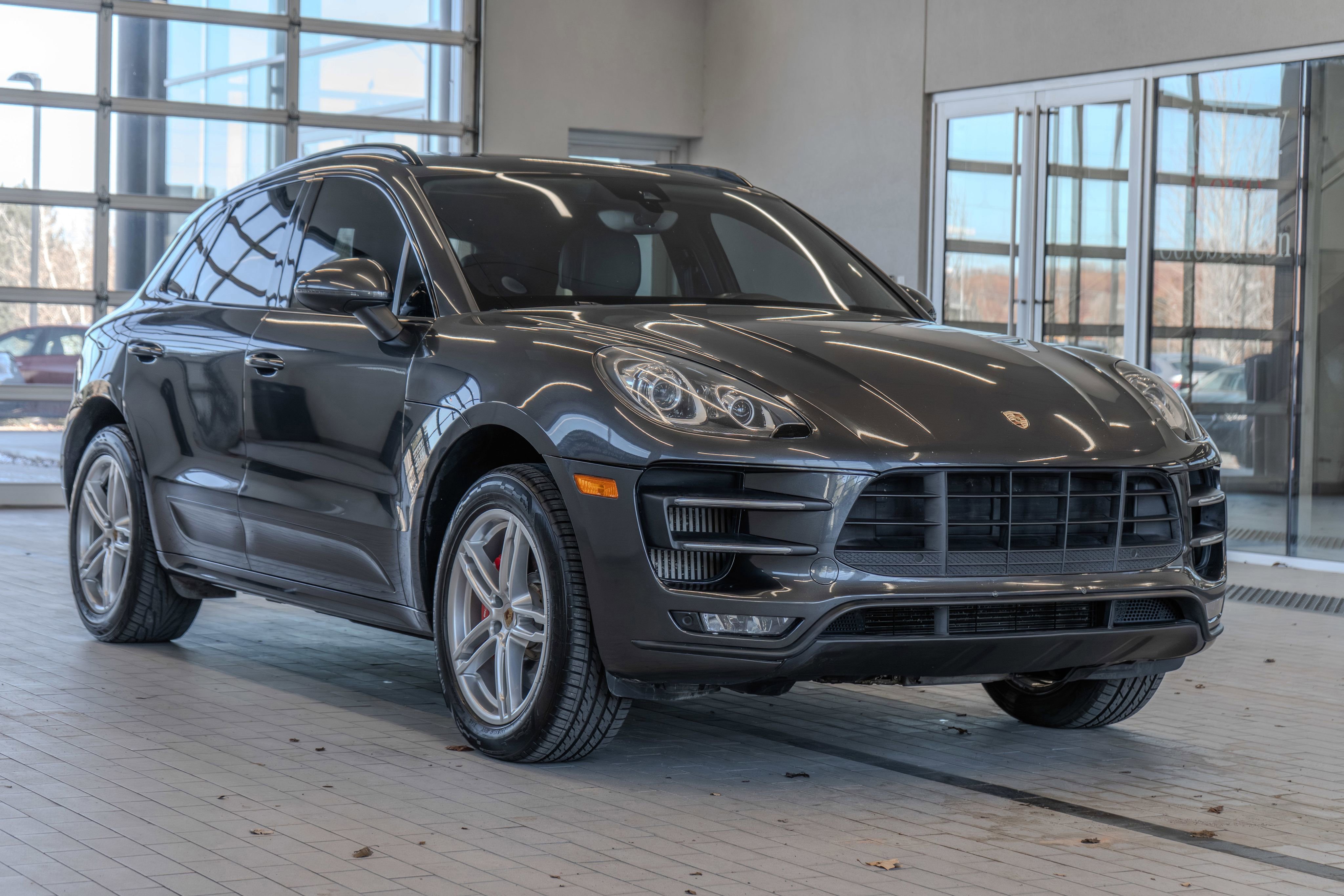 Used 2018 Porsche Macan Turbo w/ Premium Package Plus image 21