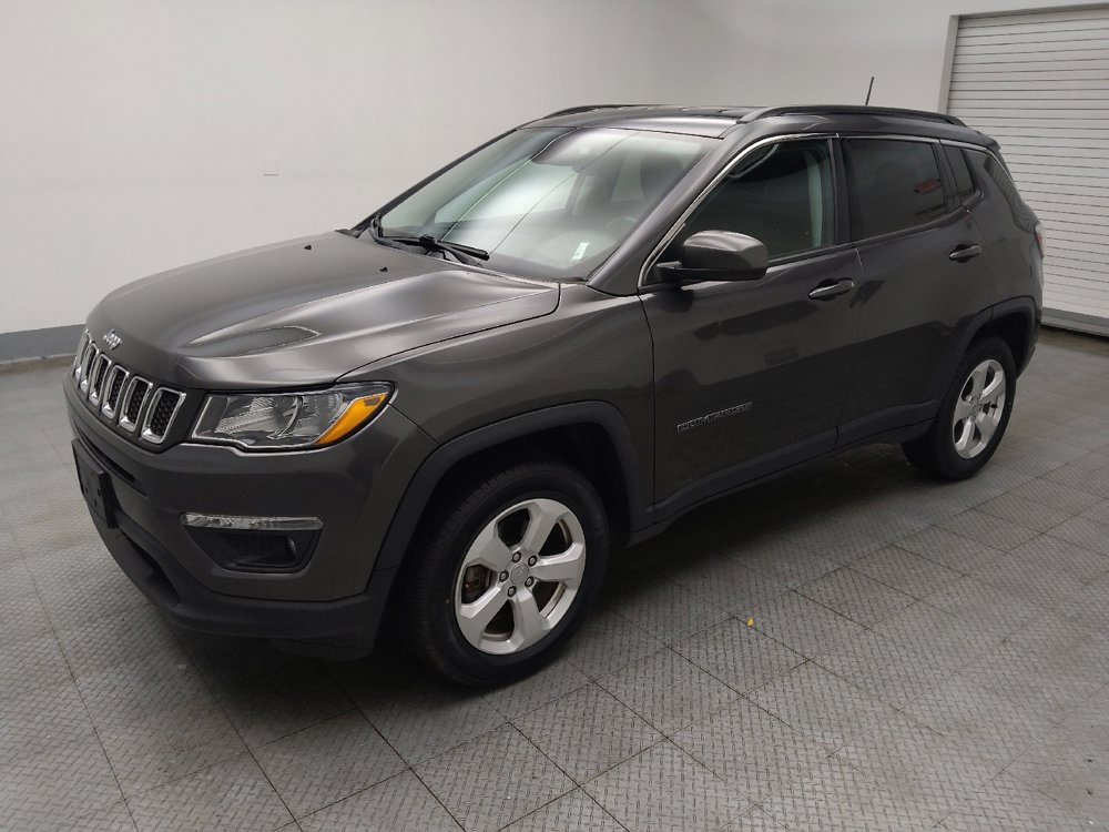 Used 2019 Jeep Compass Latitude image 2
