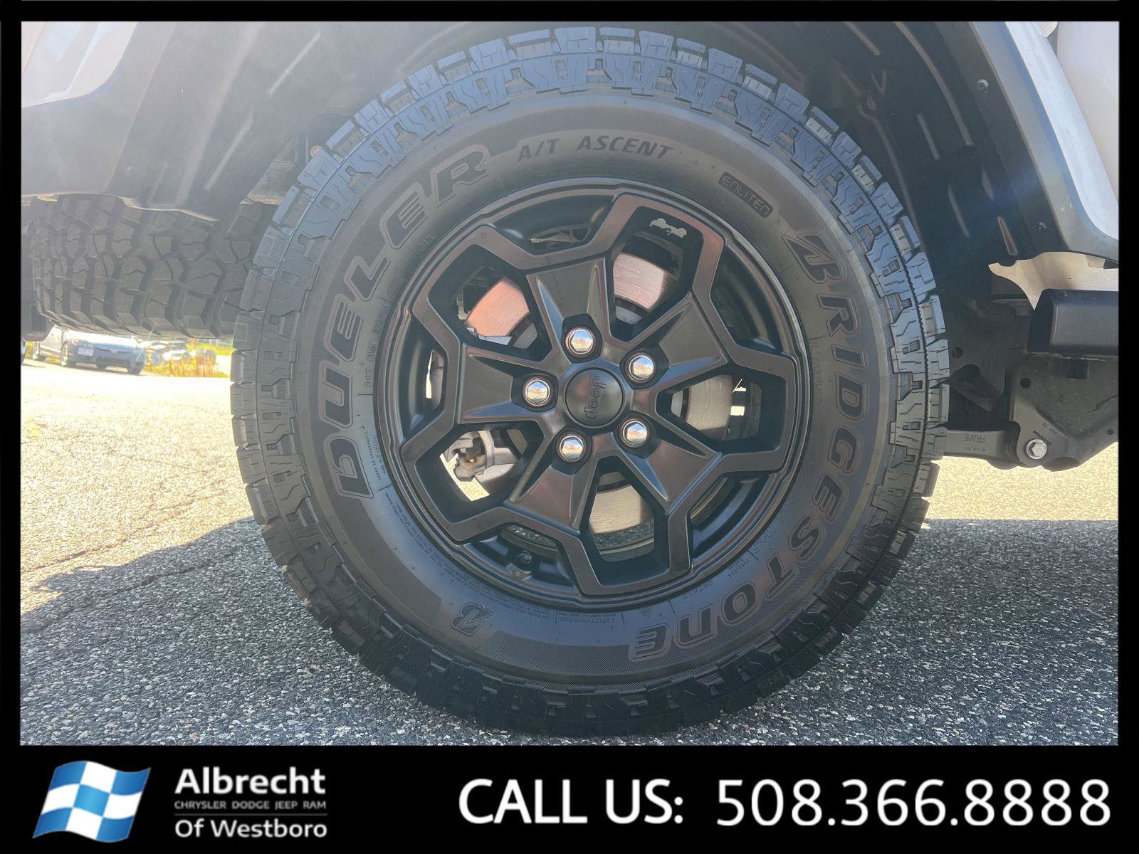 Used 2022 Jeep Gladiator Willys image 33