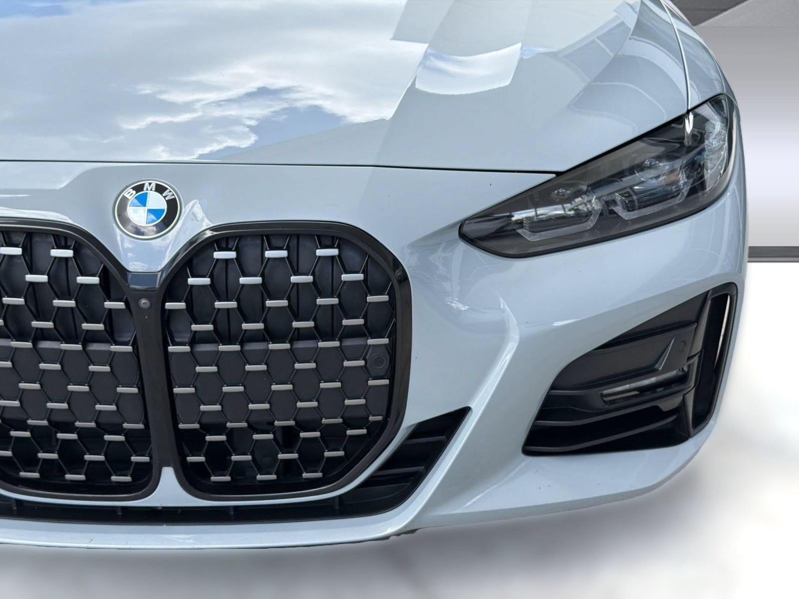Used 2024 BMW 430i Coupe w/ M Sport Package RWD image 11
