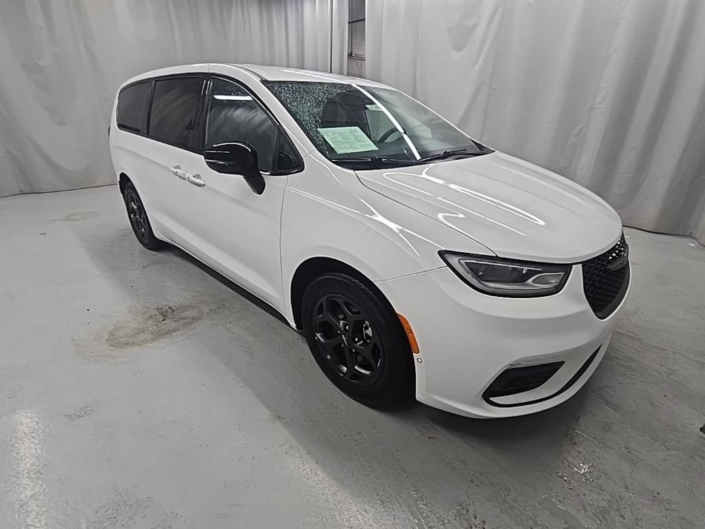 Used 2024 Chrysler Pacifica Limited FWD image 7