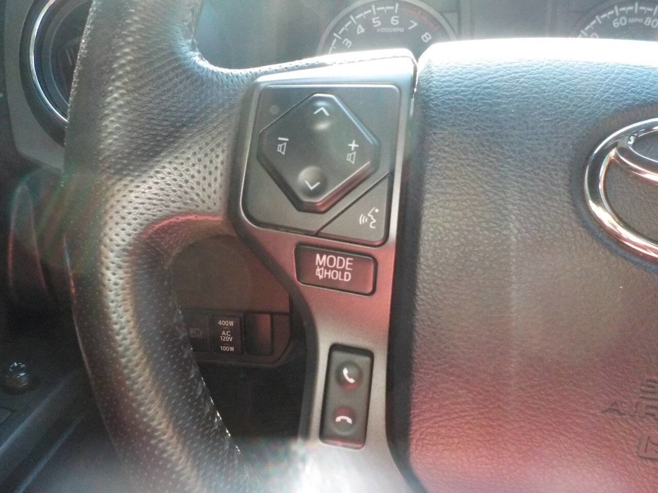 Used 2020 Toyota Tacoma TRD Off-Road AWD/4WD image 19