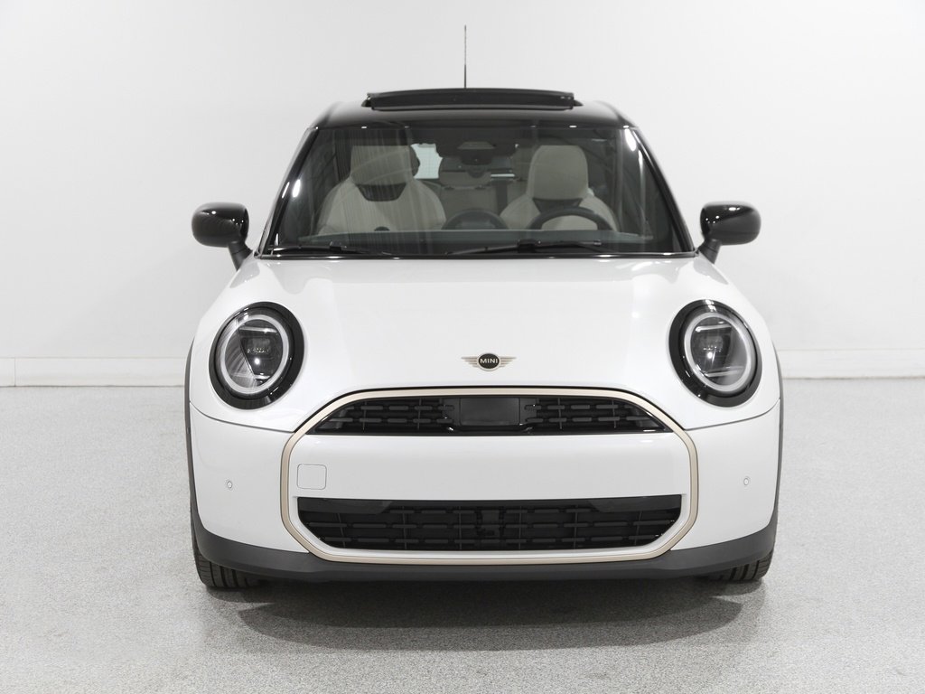 Certified 2025 MINI Cooper 4-Door Hardtop image 2